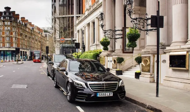 Hire Shopping Trip Chauffeur Service London-Image 1 Hire Shopping Trip Chauffeur Service London-Photo 1