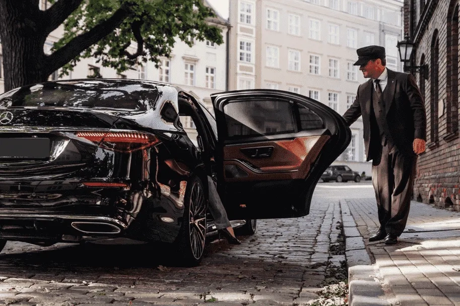 Private Transfer from Bristol to London Canary Wharf-Photo 4