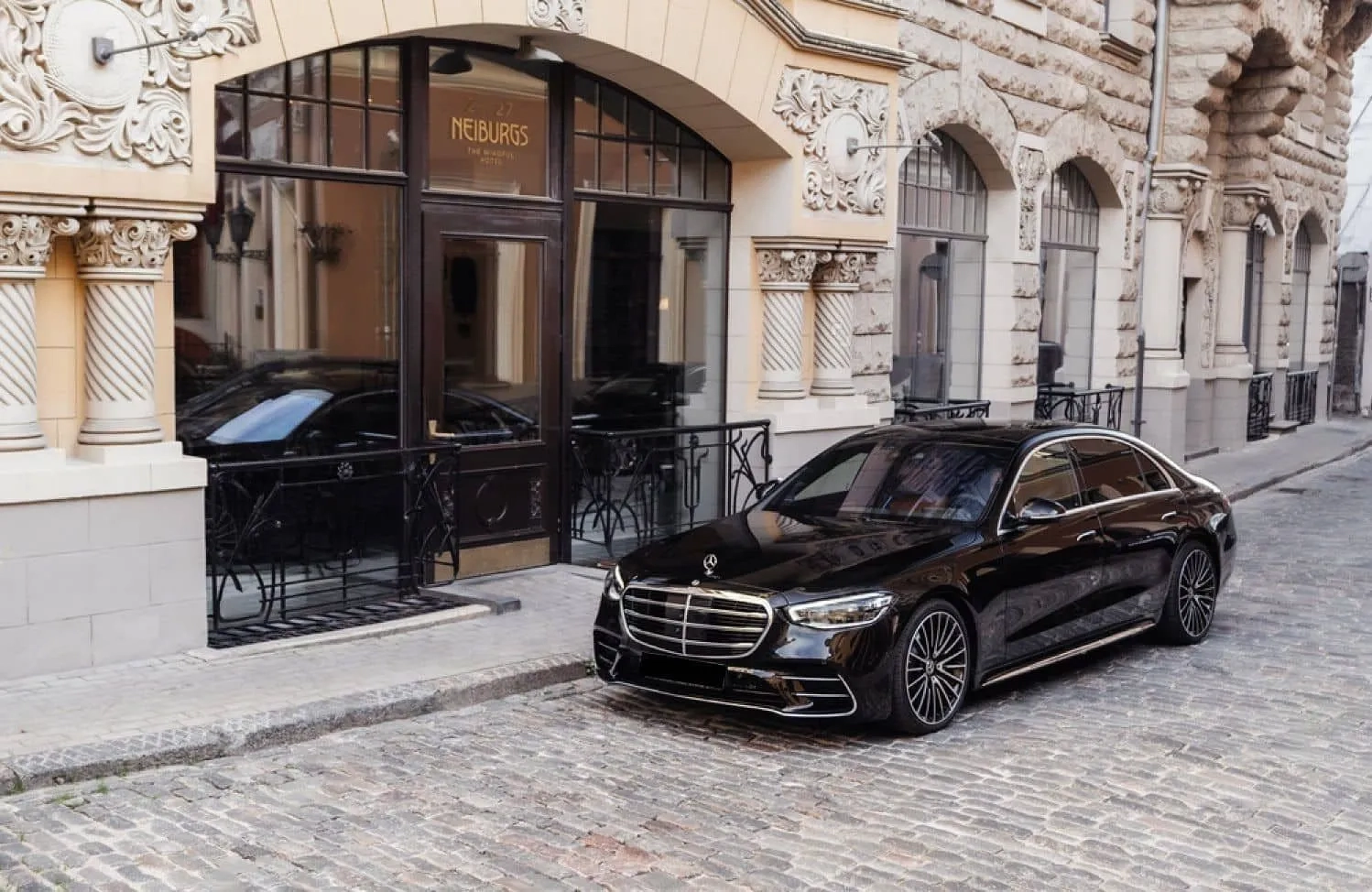 Mercedes S-Class Chauffeur Service in London-Image 2 Mercedes S-Class Chauffeur Service in London-Photo 2