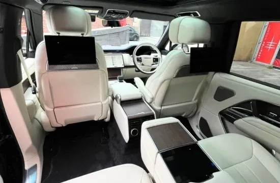 Range Rover Chauffeur Service in London-Image 2 Range Rover Chauffeur Service in London-Photo 2